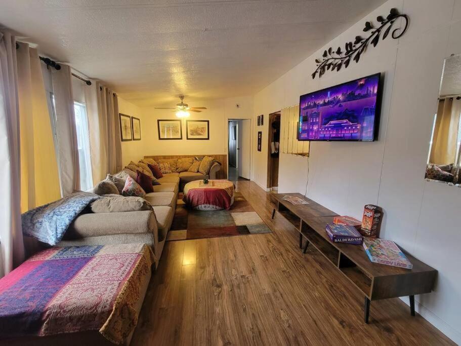 Campground At Sequoia Mountain Farms - Bring Your Own Tent Or Rv - No Bedrooms Or Beds Provided Miramonte Kültér fotó